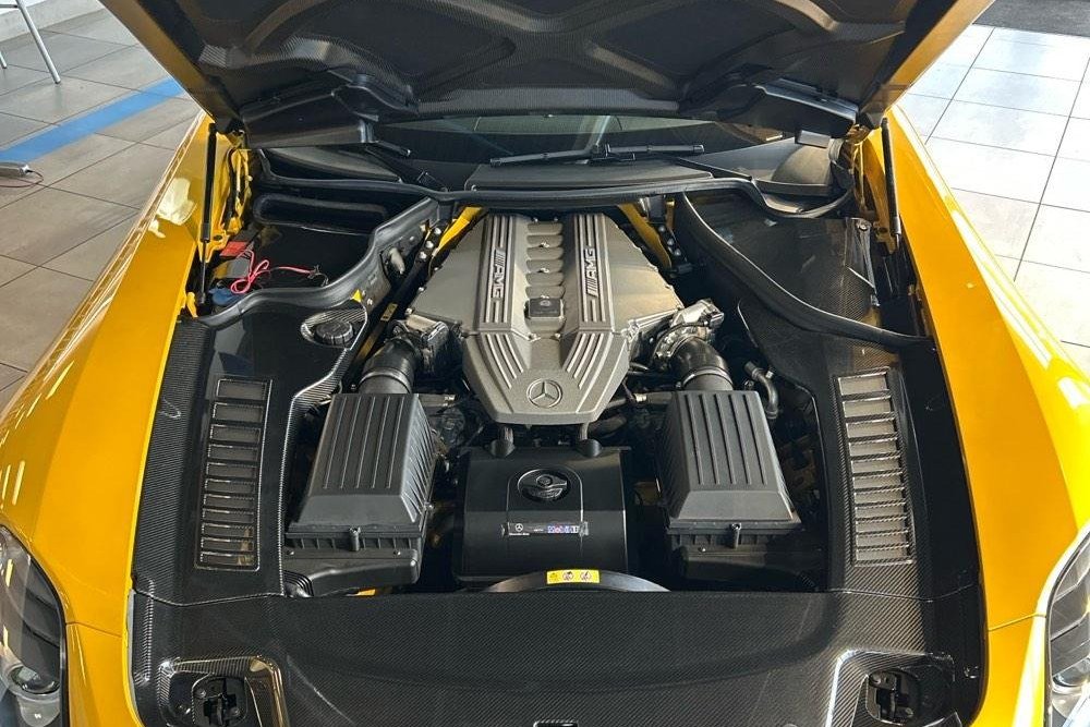 576-Mile 2014 Mercedes-Benz SLS AMG Black Series photo 6