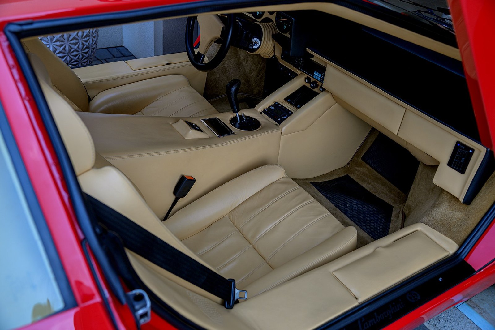27-Years-Family-Owned 1989 Lamborghini Countach 25th Anniversary photo 5