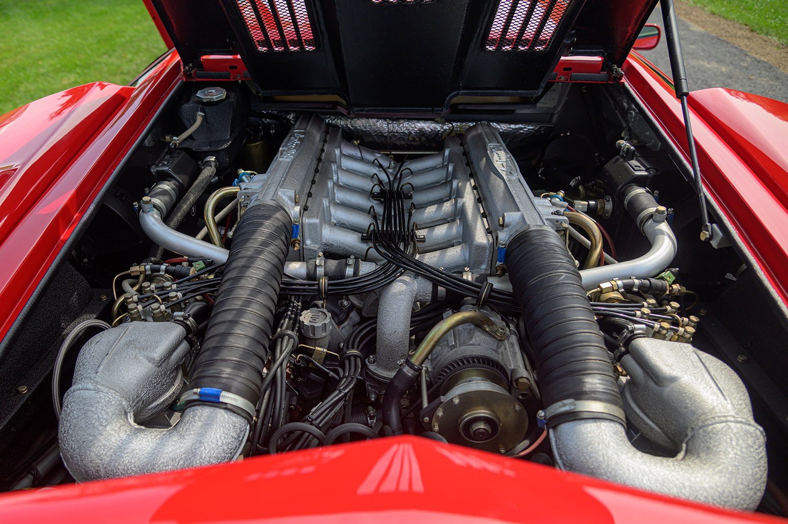 27-Years-Family-Owned 1989 Lamborghini Countach 25th Anniversary photo 7