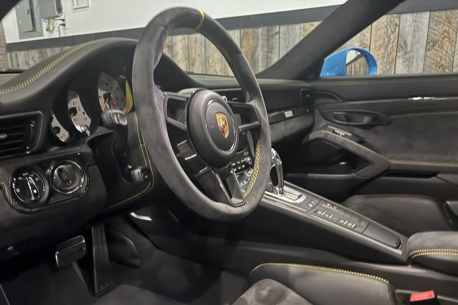 799-Mile 2018 Porsche 911 GT2 RS Weissach photo 5
