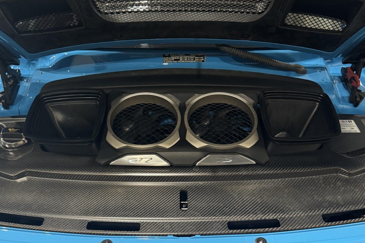 799-Mile 2018 Porsche 911 GT2 RS Weissach photo 6