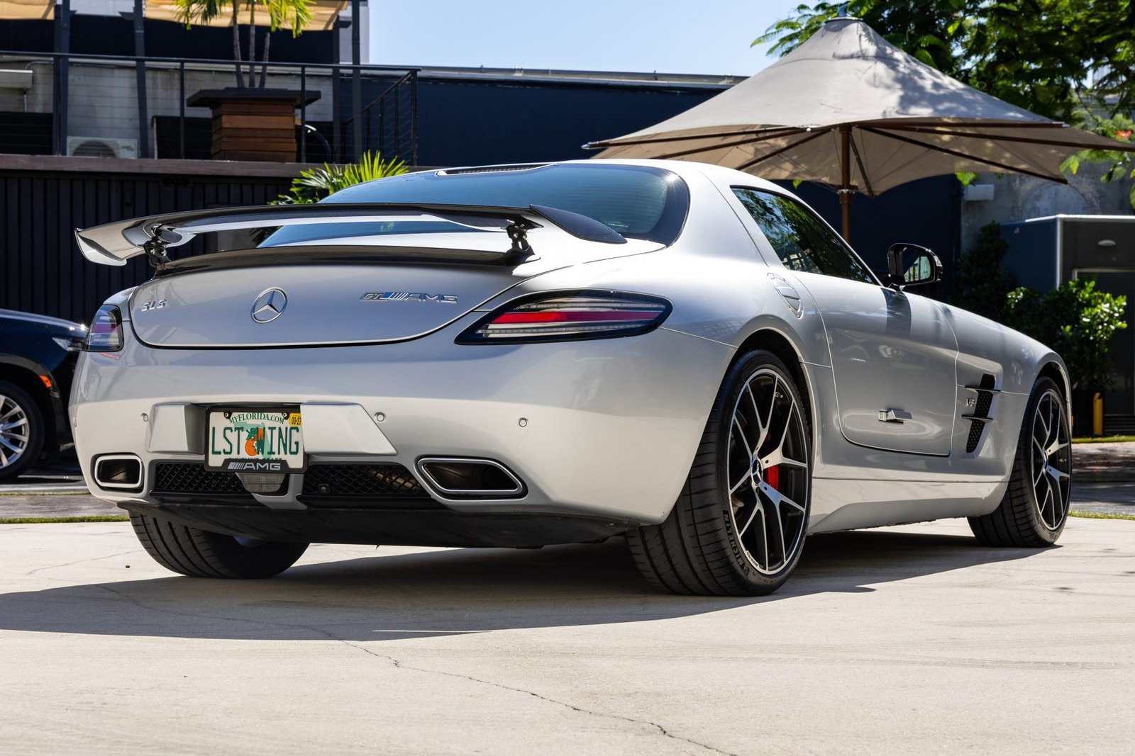 24k-Mile 2015 Mercedes-Benz SLS AMG GT Coupe Final Edition photo 2