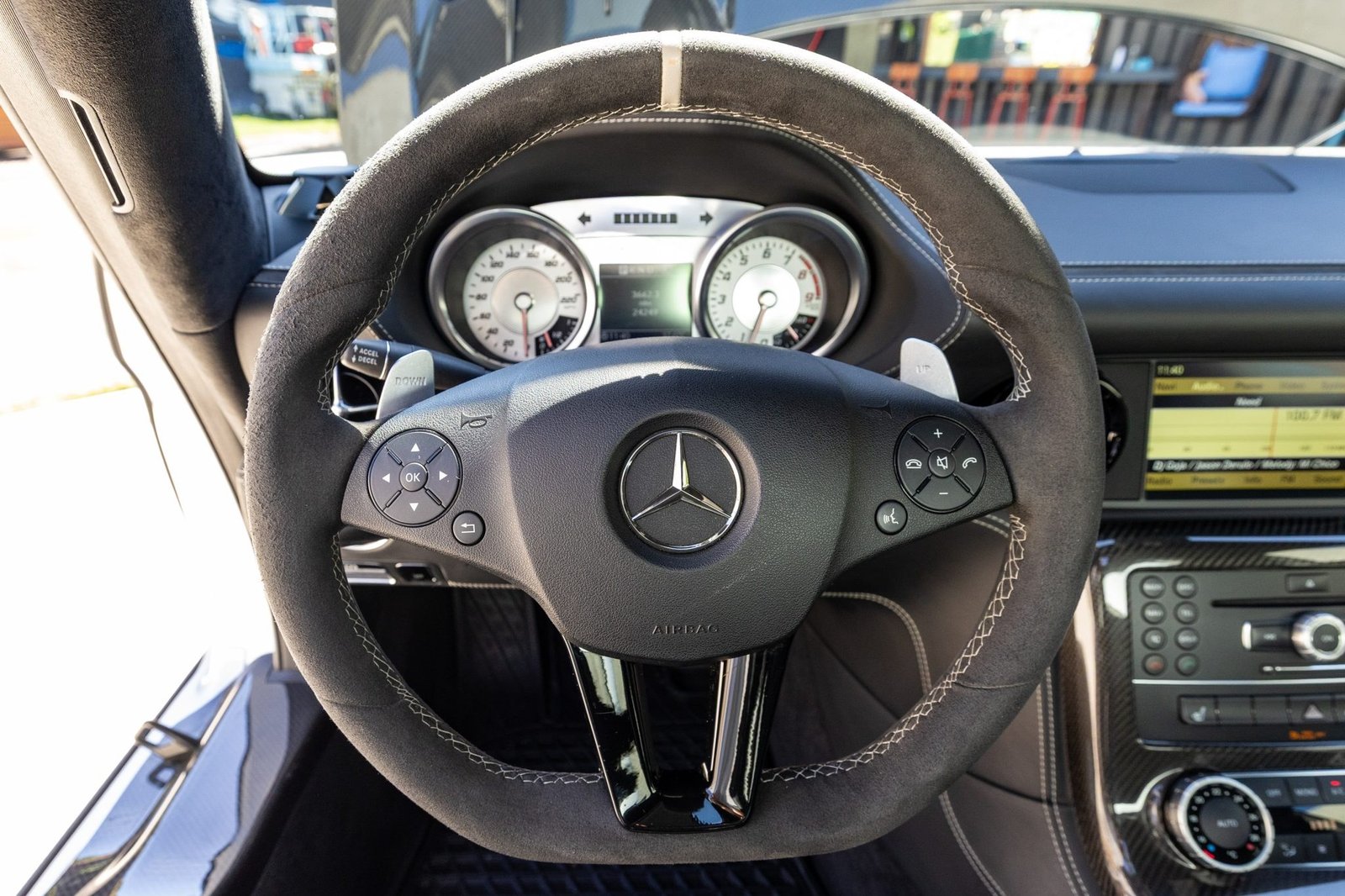24k-Mile 2015 Mercedes-Benz SLS AMG GT Coupe Final Edition photo 6