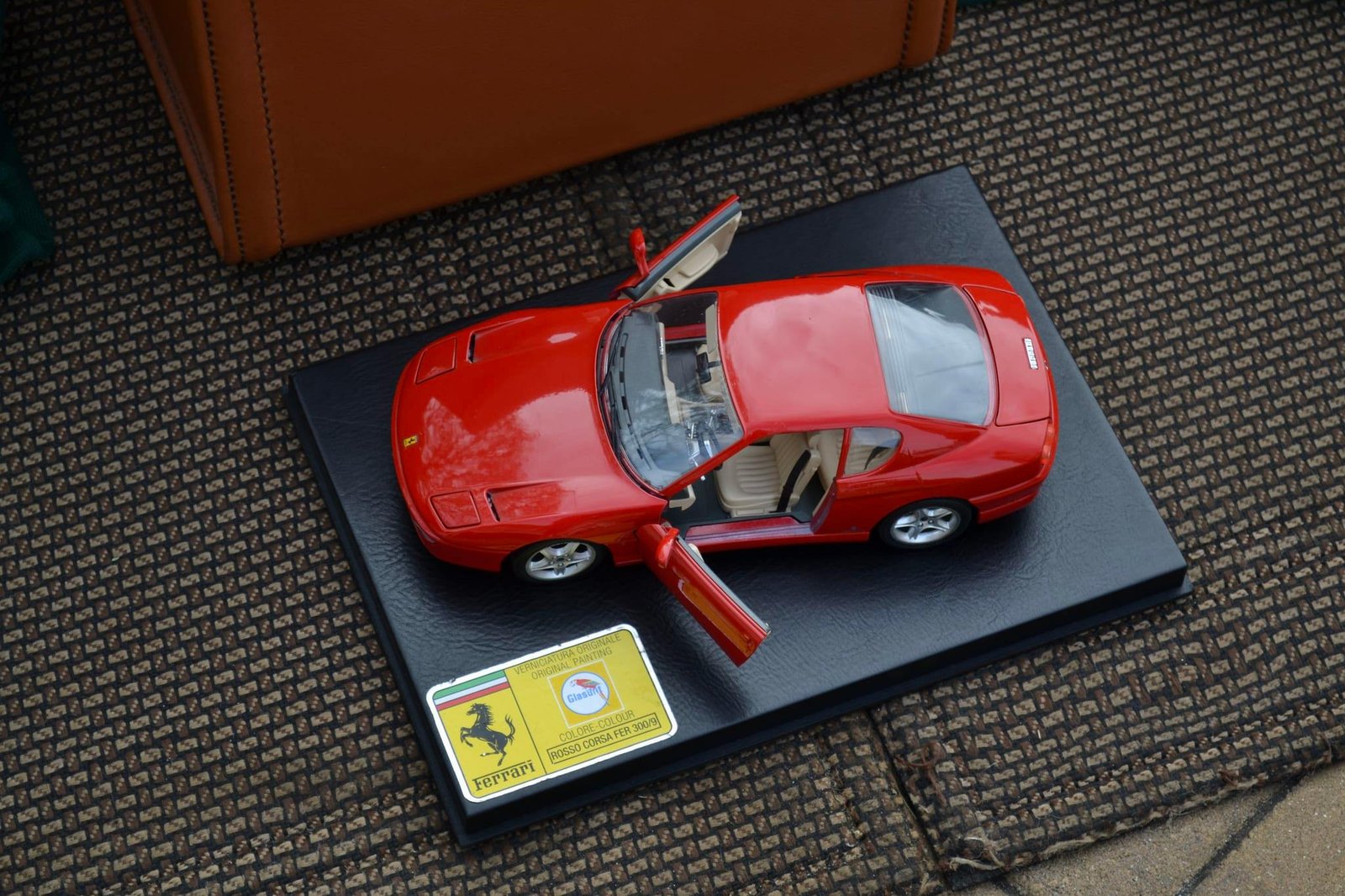 Three-Piece Luggage Collection for Ferrari 456 by Schedoni photo 5
