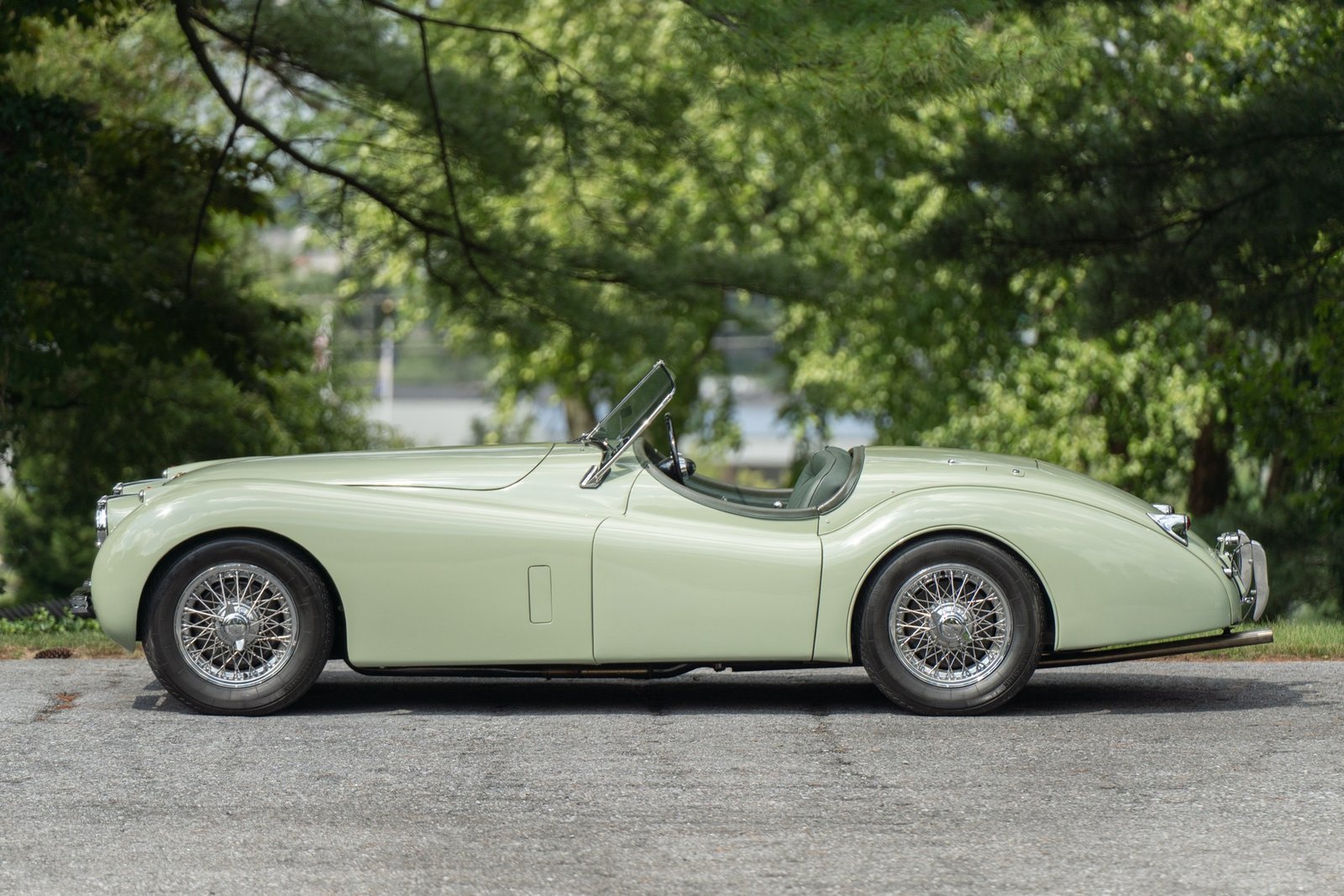 1953 Jaguar XK120 SE Roadster photo 3