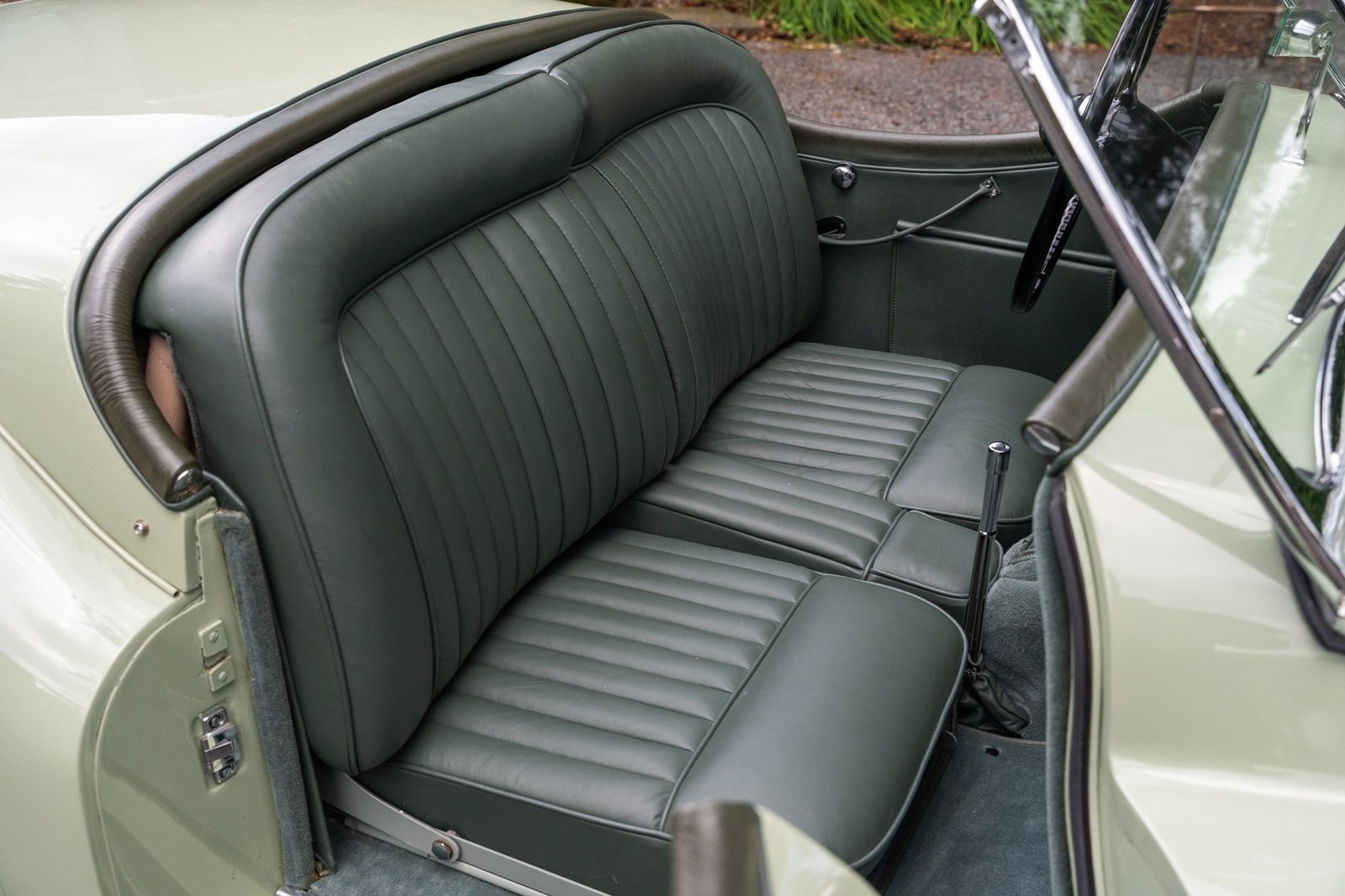 1953 Jaguar XK120 SE Roadster photo 4