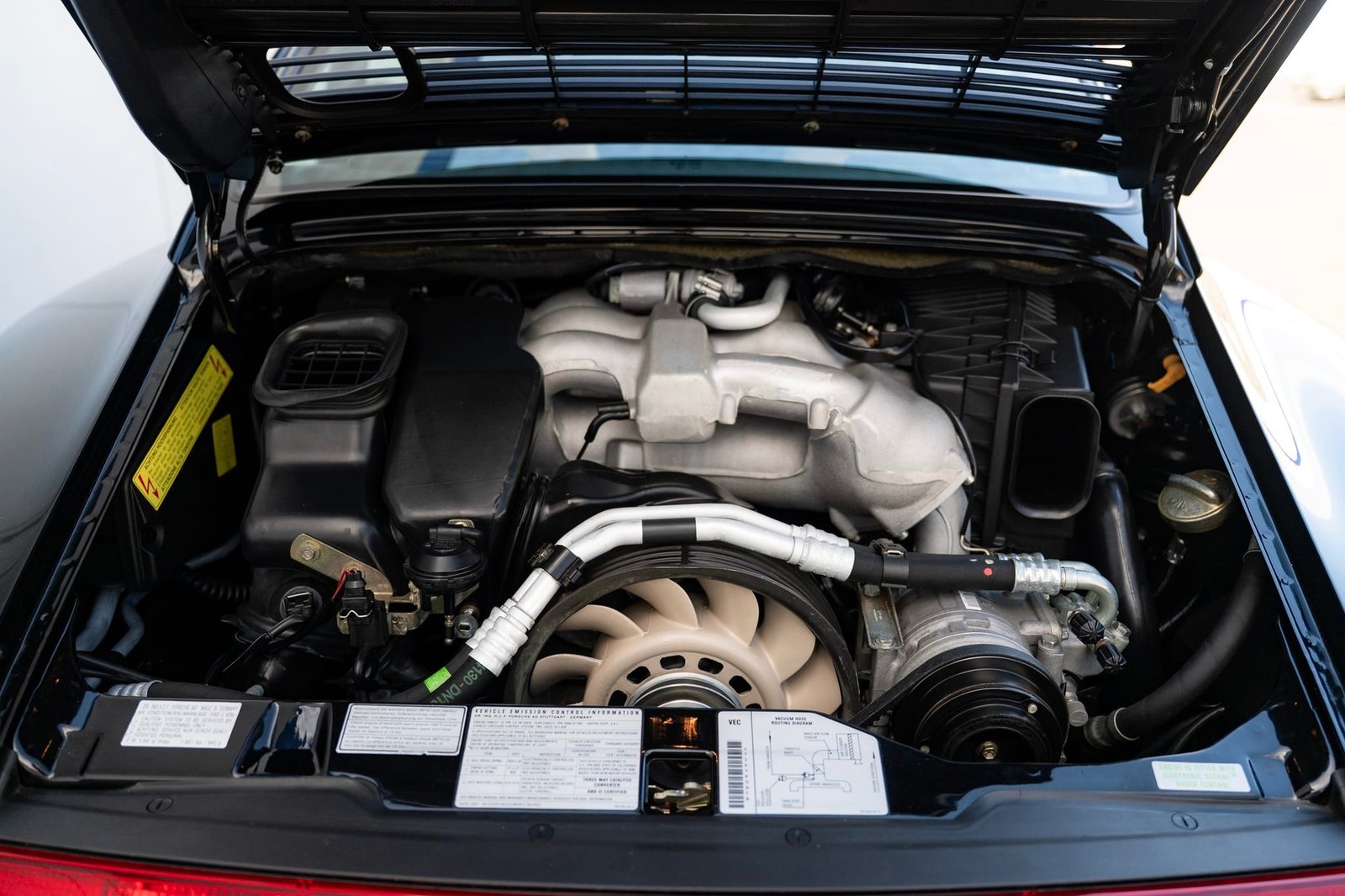 35k-Mile 1996 Porsche 911 Carrera 4S Coupe 6-Speed photo 6