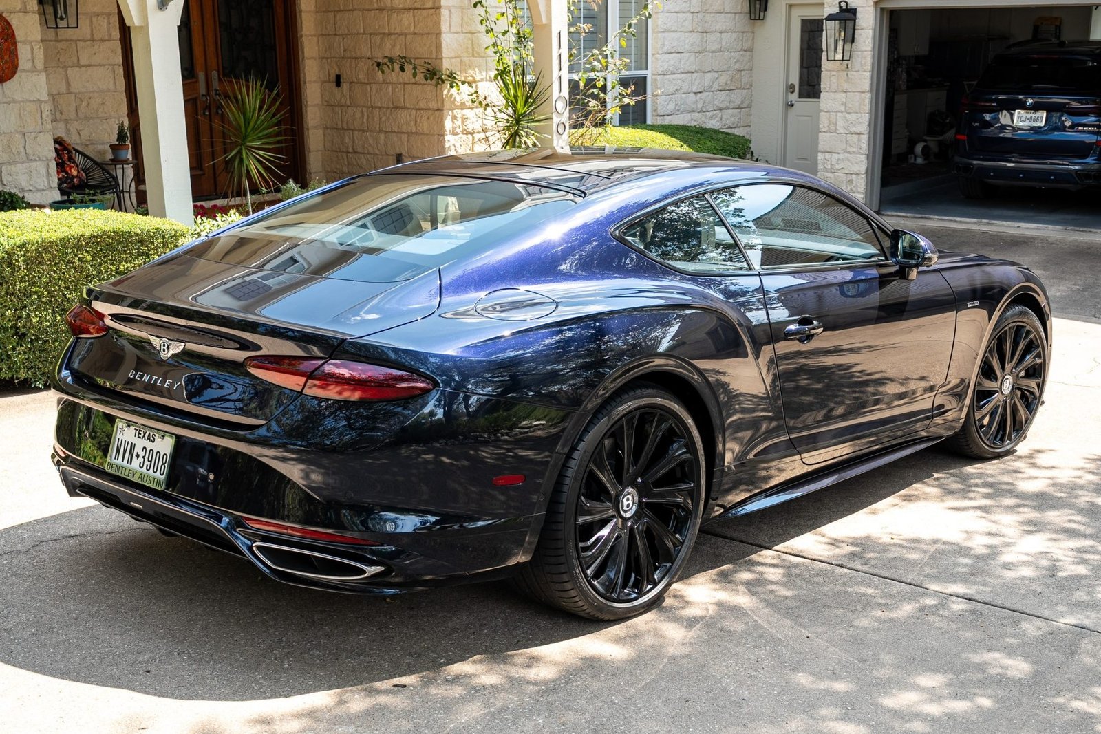 2025 Bentley Continental GT Mulliner Coupe photo 2