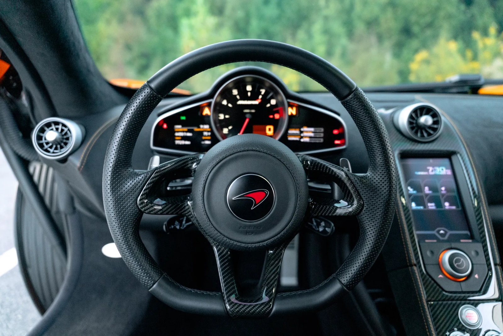 4,500-Mile 2012 McLaren MP4-12C photo 5
