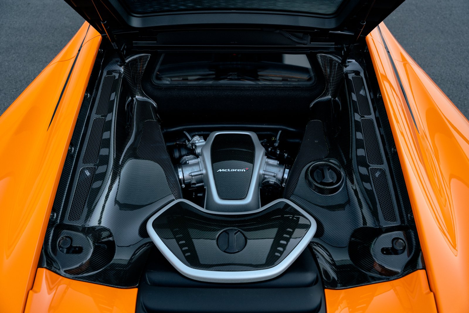 4,500-Mile 2012 McLaren MP4-12C photo 6
