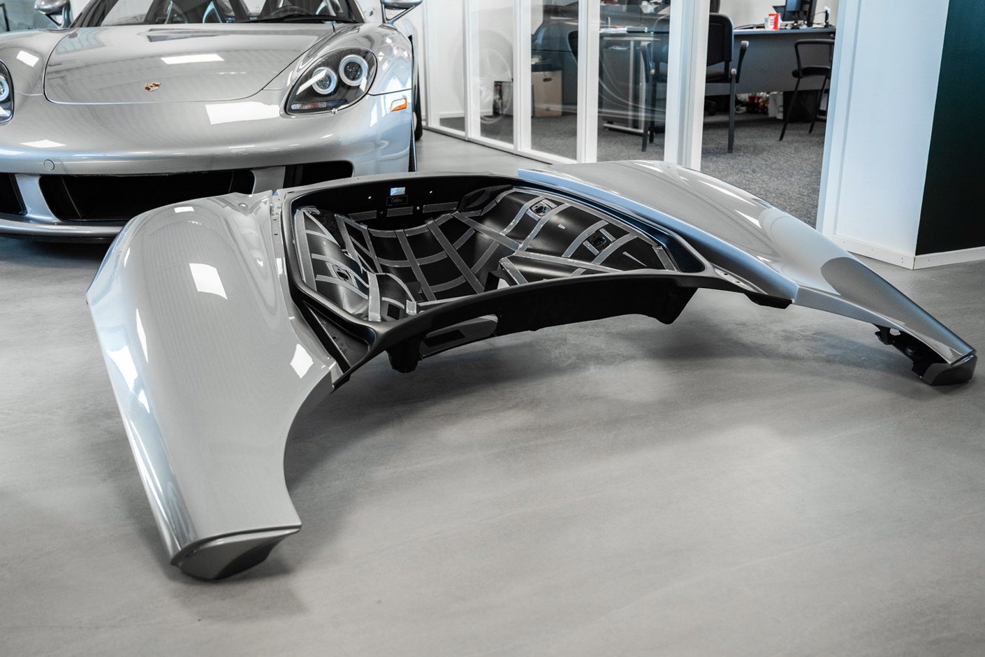 Porsche Carrera GT Front Bodywork photo 2