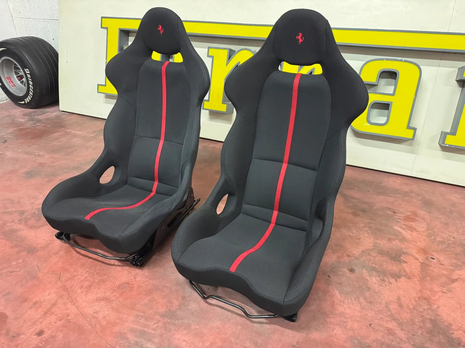 Ferrari Carbon-Fiber Seats photo 2