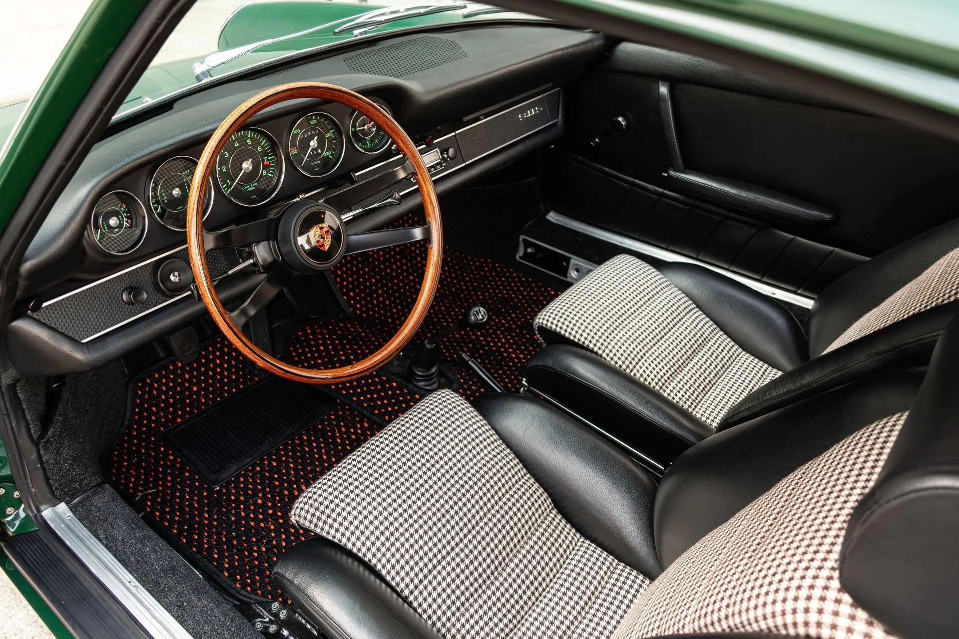 1967 Porsche 911 Coupe S Upgrade photo 3