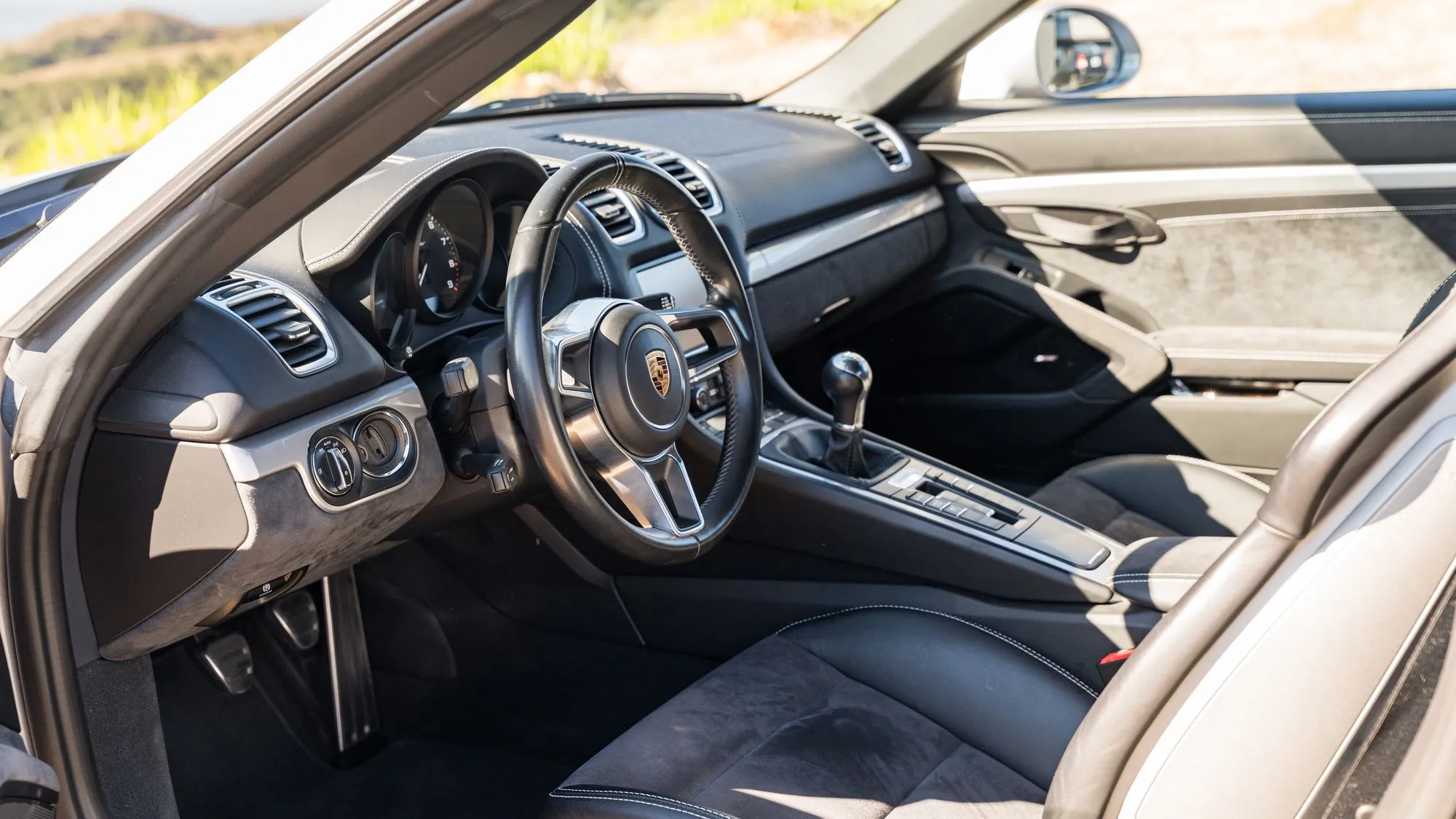 2016 Porsche Boxster Spyder photo 3