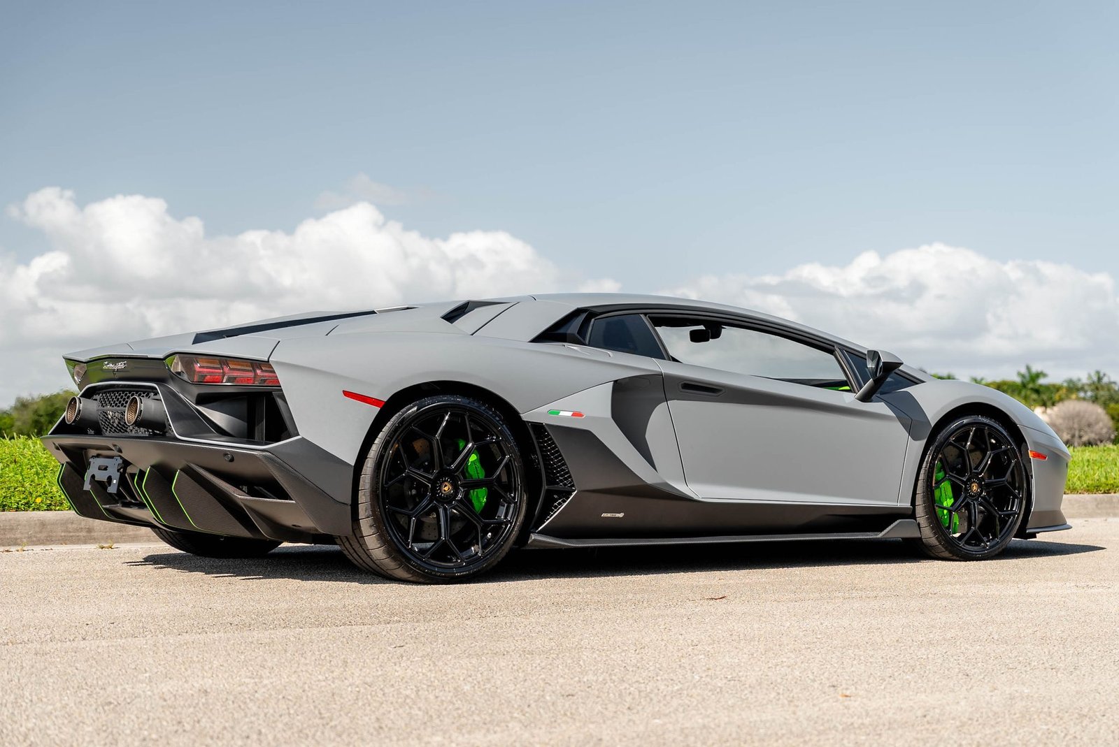 143-Mile 2022 Lamborghini Aventador LP780-4 Ultimae Coupe photo 3