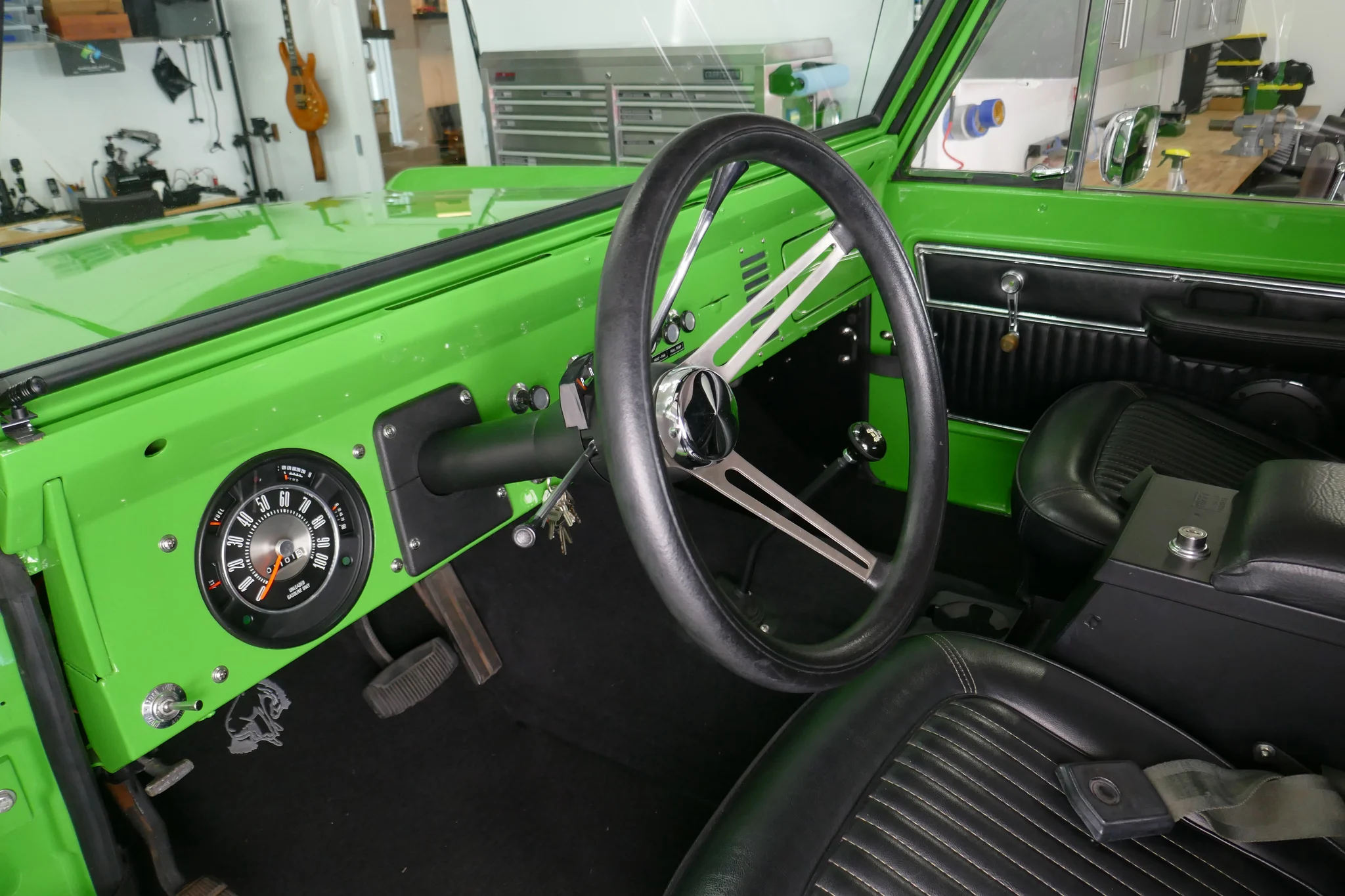 1977 Ford Bronco 302 Fuel-Injected photo 3