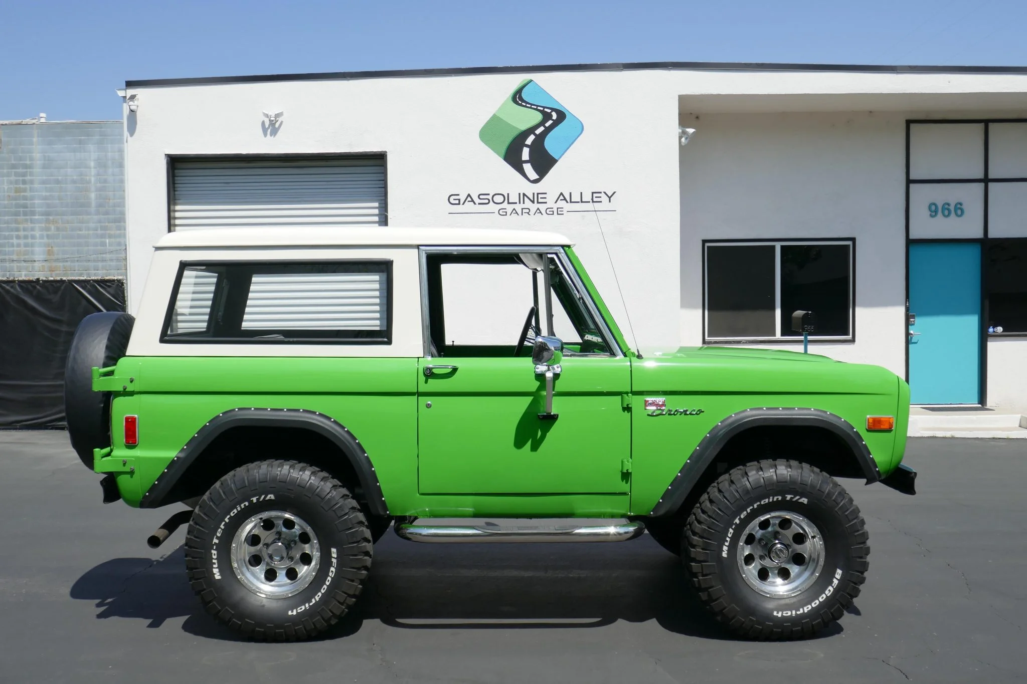 1977 Ford Bronco 302 Fuel-Injected photo 5