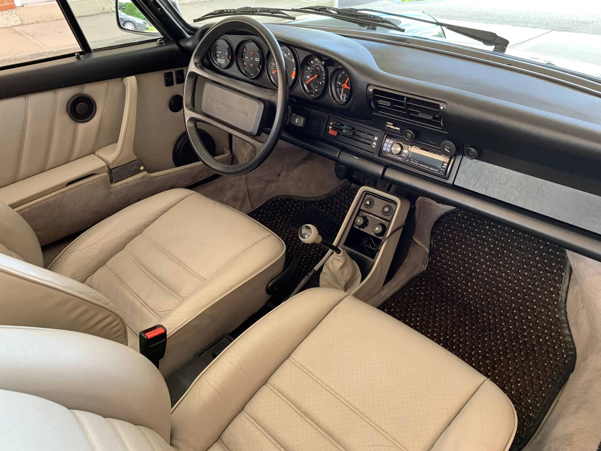 1987 Porsche 911 Targa photo 3