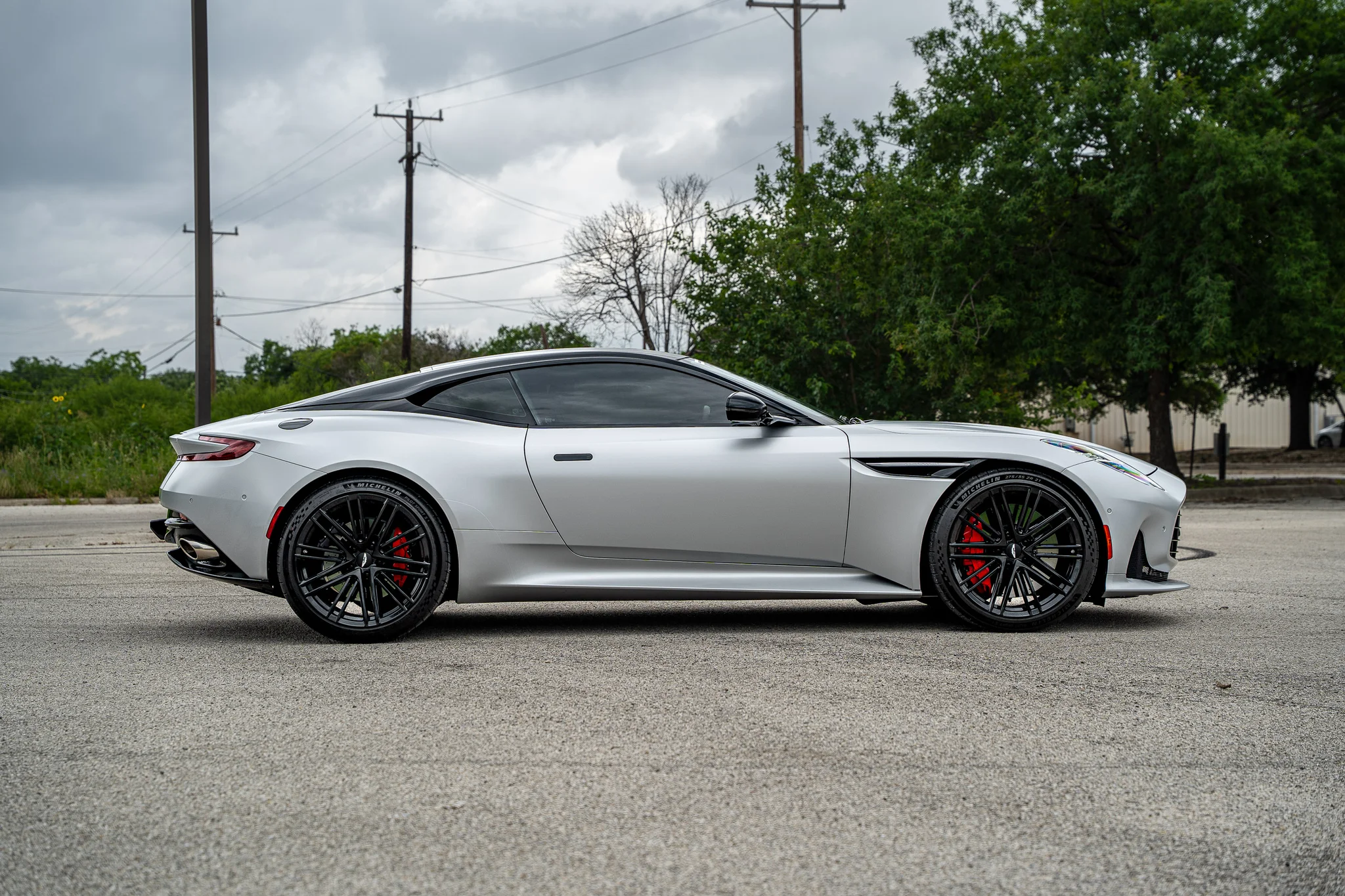 3k-Mile 2024 Aston Martin DB12 Coupe photo 5