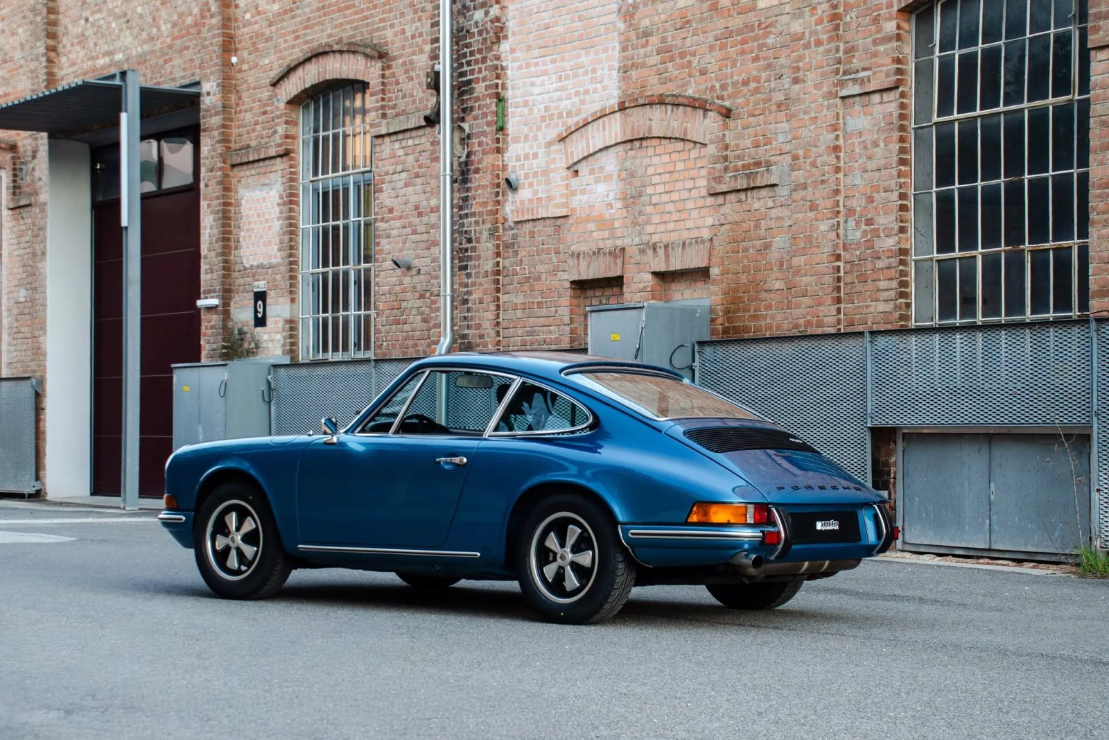 1973 Porsche 911T Coupe 5-Speed photo 2