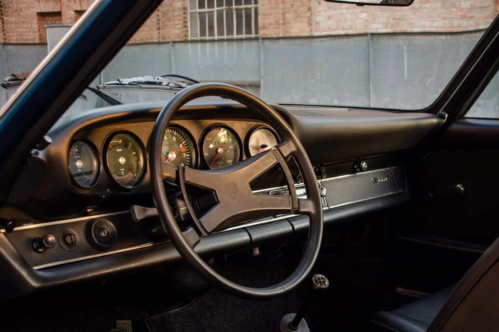 1973 Porsche 911T Coupe 5-Speed photo 5