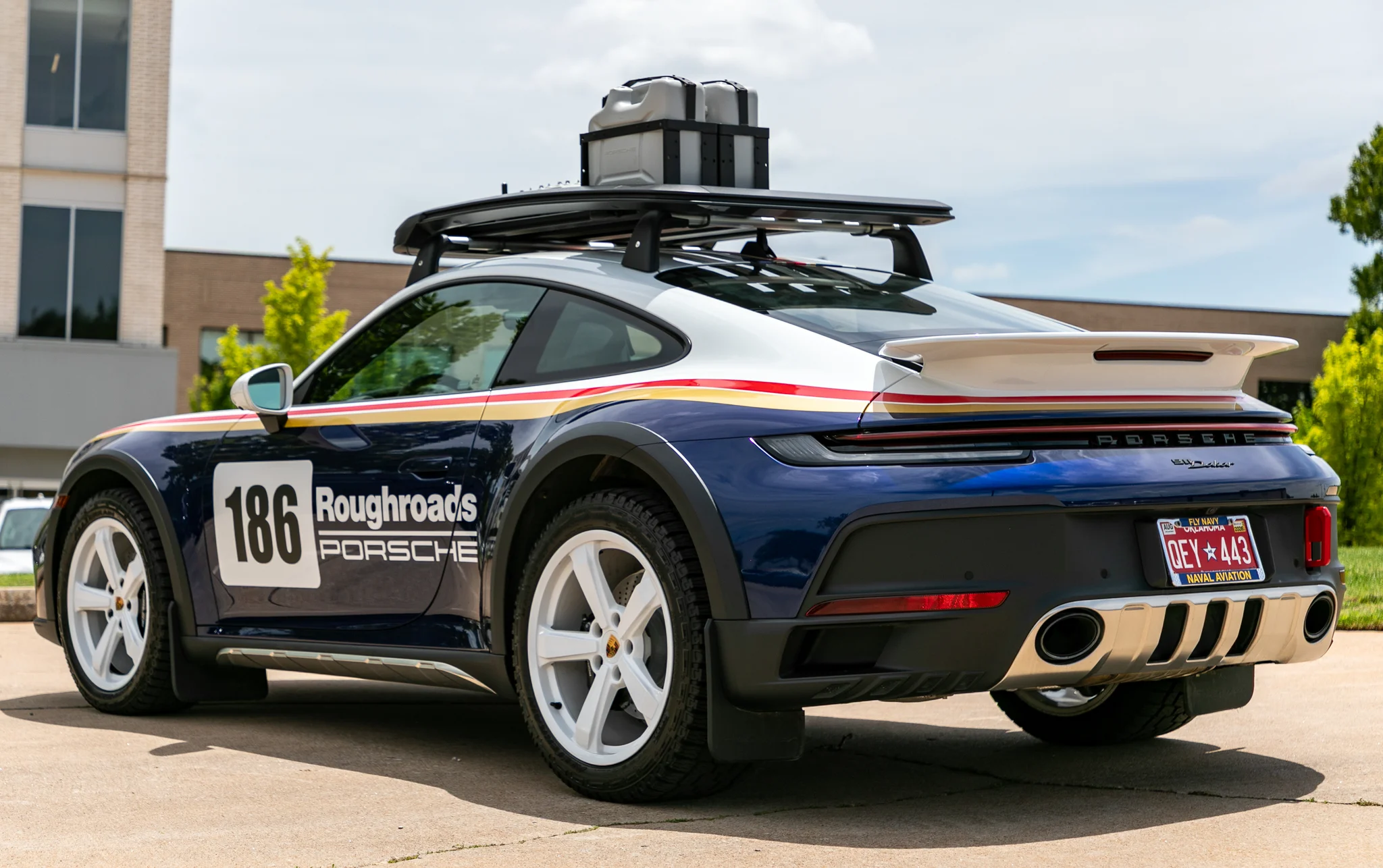 2,700-Mile 2024 Porsche 911 Dakar w/ Rallye Design Package photo 2